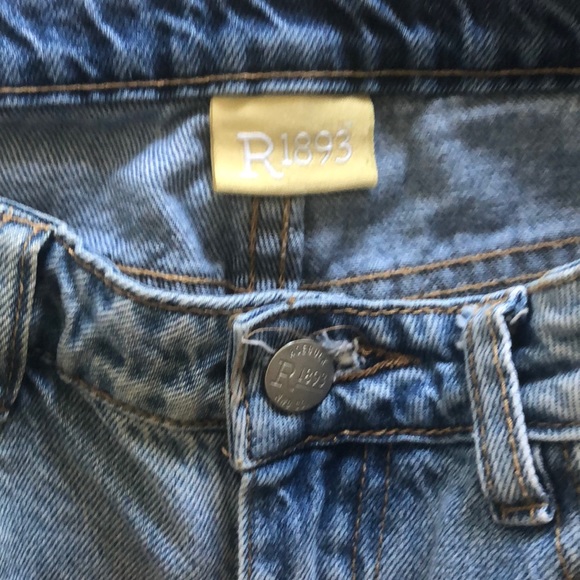 Distressed Jeans - Picture 3 of 4